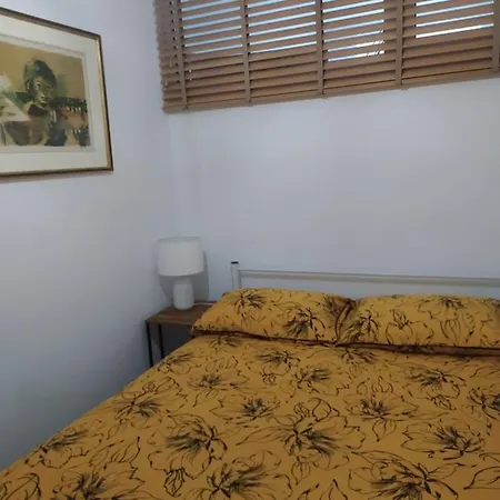 Miodownik アパート ミエンジレシエ